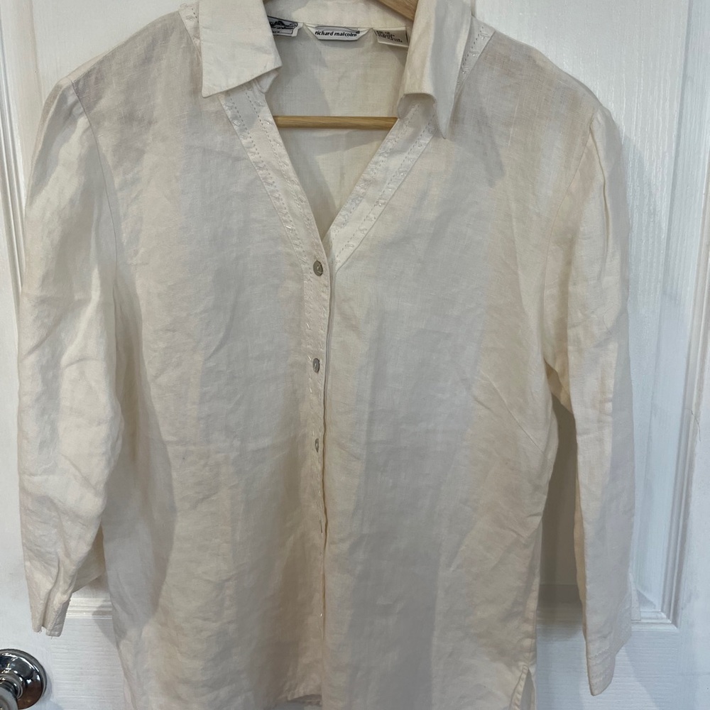 Cream Casual Button Down Shirt with Textured Fabric and Three-Quarter Sleeves